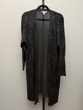 Terra & Sky Women’s Open Front Leopard Print Duster Cardigan - Black/Olive Green